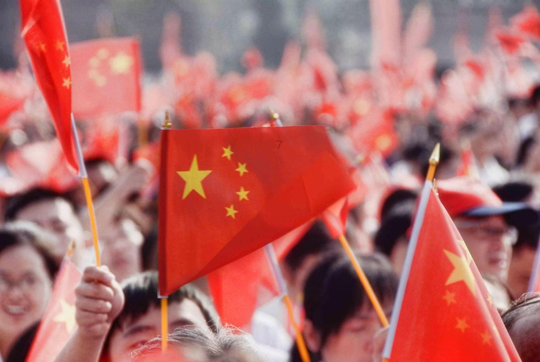 1月28日,重庆酉阳,网友在古镇看到央视在此取景。已经感到了浓浓的年味